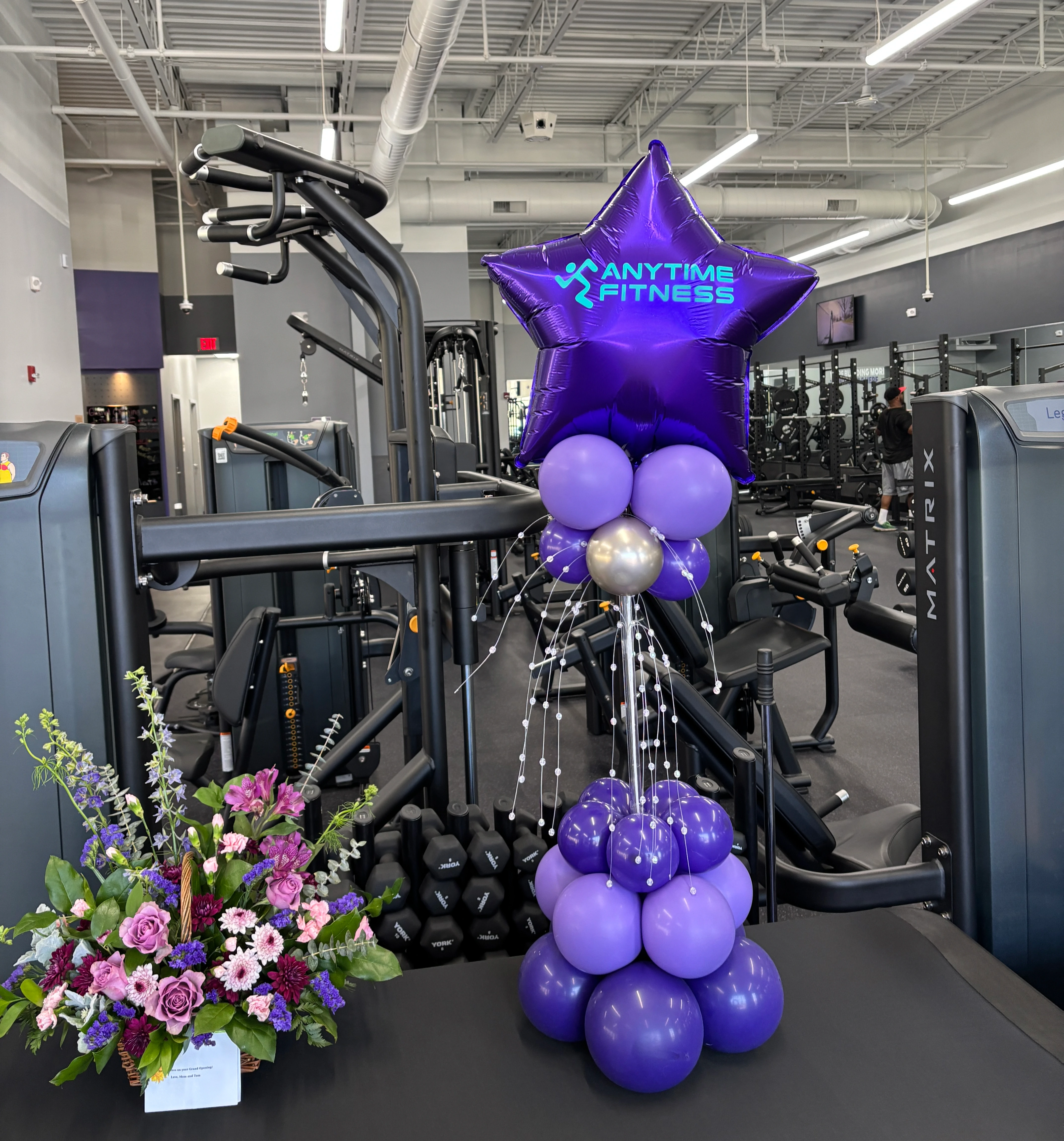 Grand opening balloon arch display for business ribbon cutting by Le Doré Balloon Design LLC, Main Line Philadelphia suburbs PA